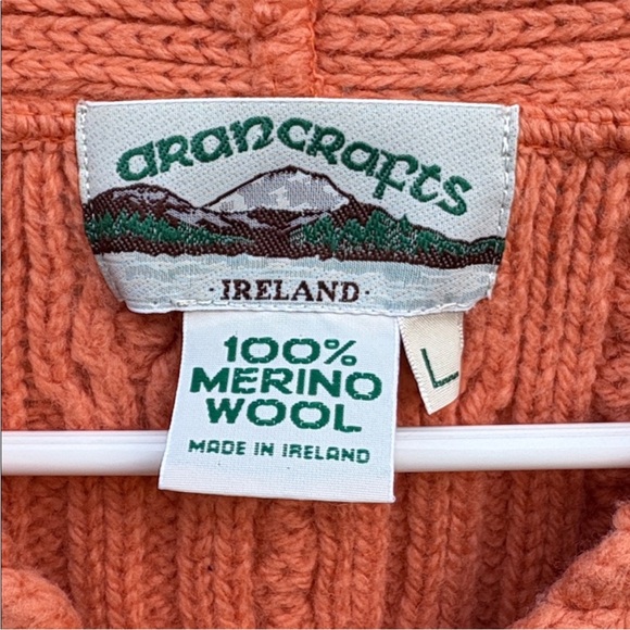 Like New Aran Crafts Merino Wool Cable Knit Crop Lngth Scallop Hem Sweater Large - Picture 2 of 9